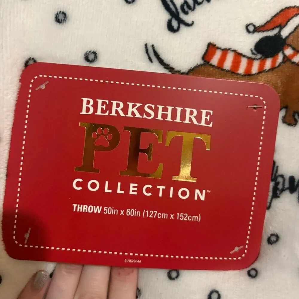 Berkshire Pet Collection Dachshund Through the Snow Sherpa Blanket NWT 50x60
